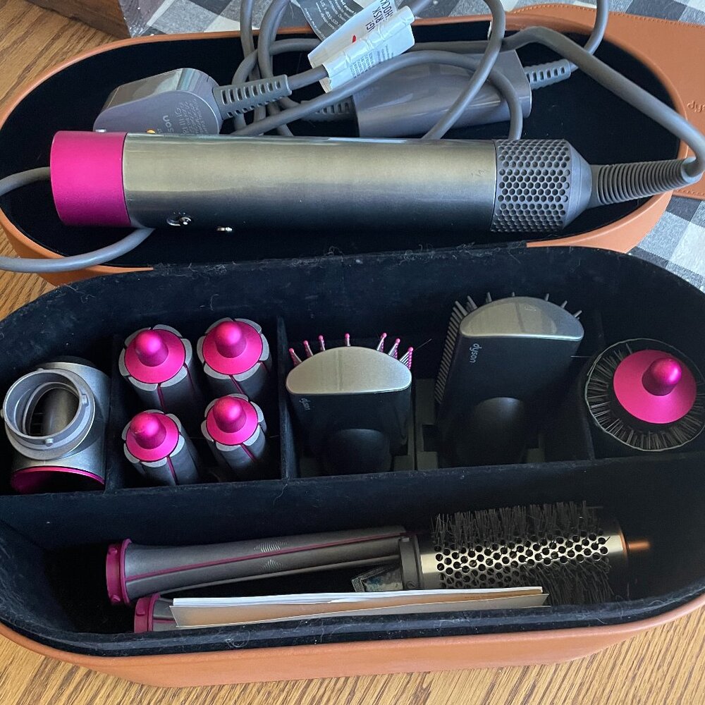 "Dyson Airwrap Fuchsia WIth Extra Barrels"